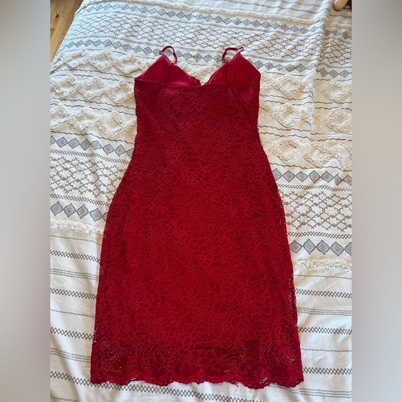 Lace short dress - Picture 3 of 3